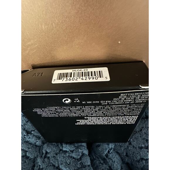 MAC Cosmetics / Extra Dimension Skinfinish (Beaming Blush) 0.31 oz - Picture 3 of 3